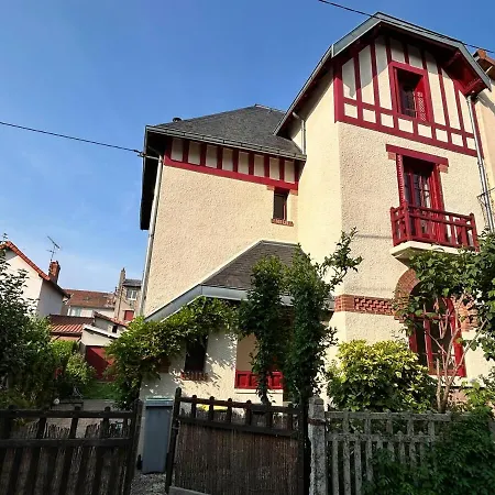 Prázdninový dům Maison Avec Jardin, A Deux Pas Du Centre-ville *